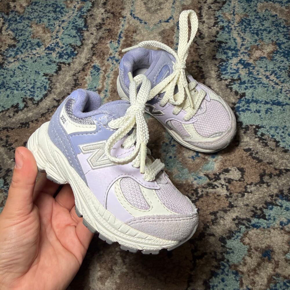 new balance 2002r